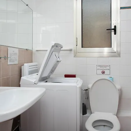 Apartamento Avec Terrasse Et Parking, A 10m De La - Fr-1-803-41