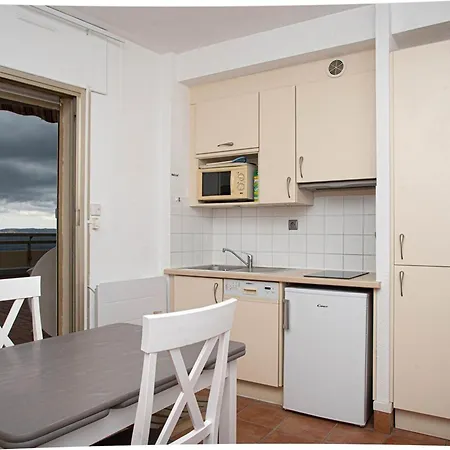 Au Lavandou Avec Terrasse Vue Et Parking Prive, Proche Et Commerces - Fr-1-803-41 Apartment Le Lavandou