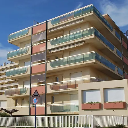 Apartment Au Lavandou Avec Terrasse Vue Et Parking Prive, Proche Et Commerces - Fr-1-803-41 *